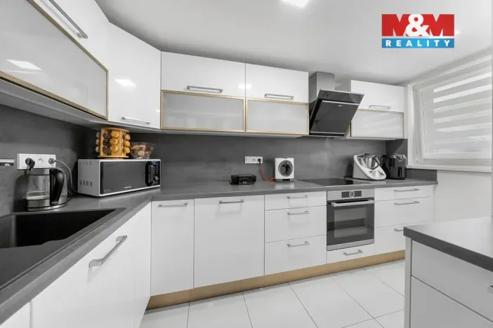Prodej rodinného domu, Chlumec, Chlumecká, 260 m2