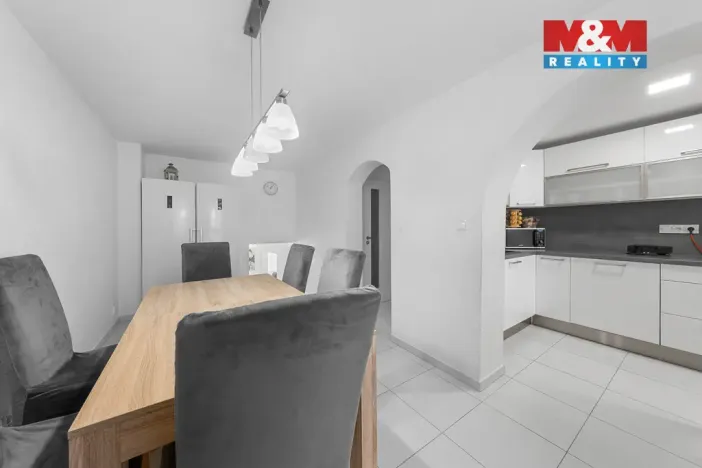 Prodej rodinného domu, Chlumec, Chlumecká, 260 m2