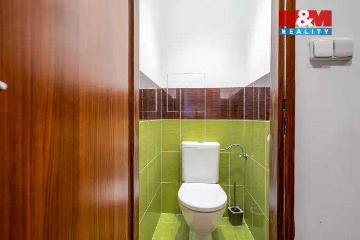 Prodej bytu 2+1, Pardubice - Zelené Předměstí, Benešovo náměstí, 53 m2
