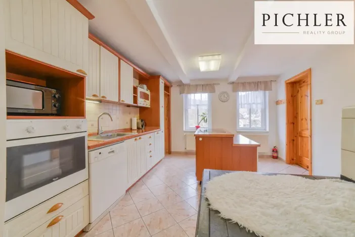 Prodej rodinného domu, Stříbrná, 341 m2