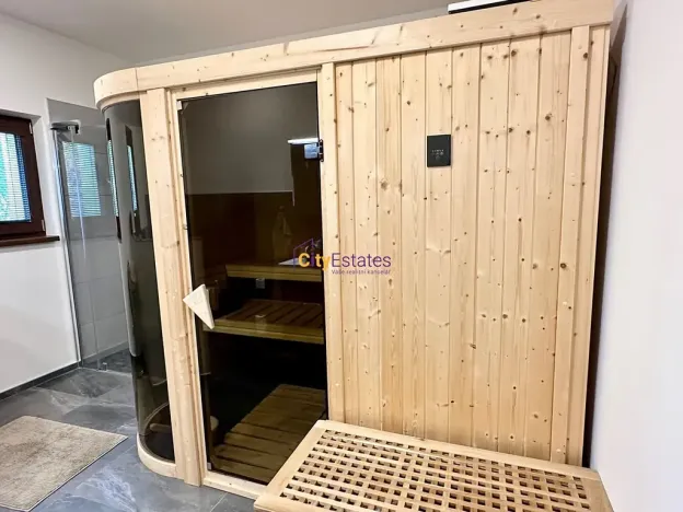 Prodej rodinného domu, Sulice, Luční, 300 m2