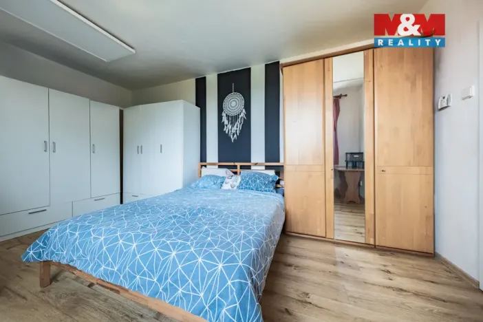 Prodej bytu 4+1, Větrušice, Jižní, 74 m2