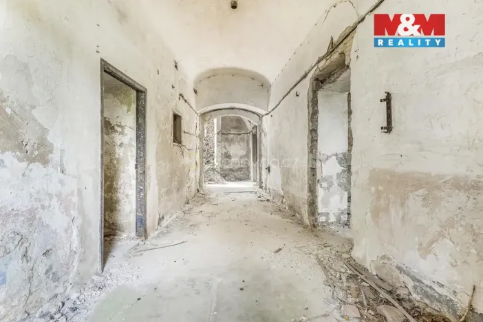 Prodej komerčního pozemku, Zvoleněves, 18500 m2
