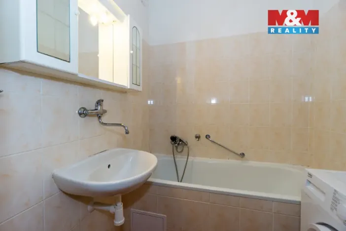 Pronájem bytu 2+1, Holice, Ottmarova, 62 m2