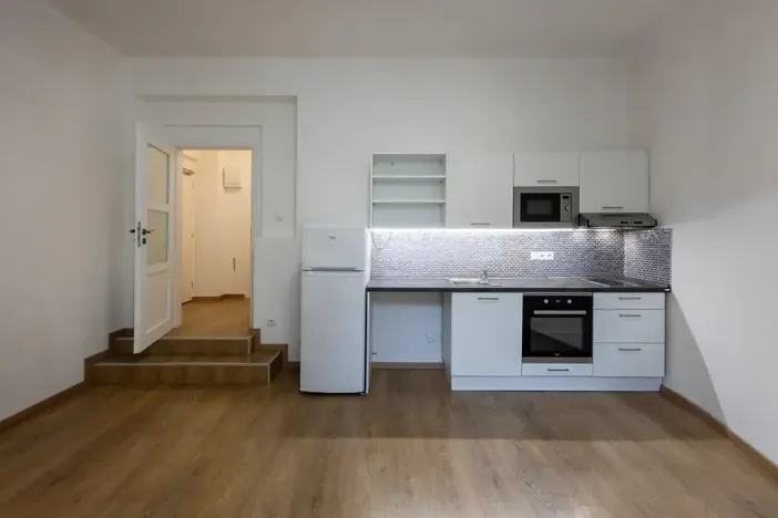 Pronájem bytu 1+kk, Praha - Malá Strana, Říční, 29 m2