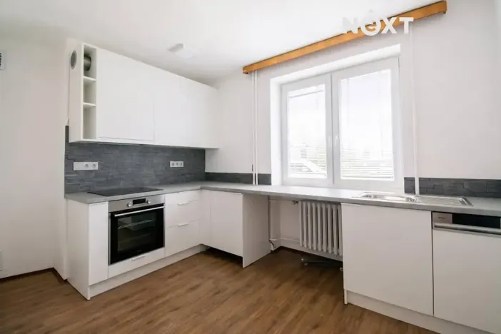 Pronájem bytu 3+1, Zlín, L. Váchy, 100 m2