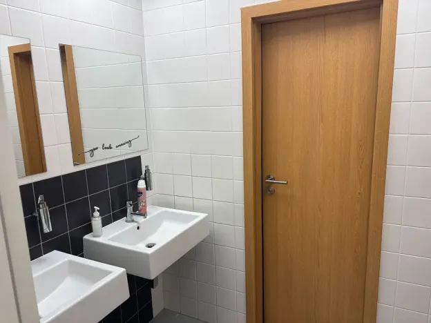 Pronájem kanceláře, Praha - Libeň, U libeňského pivovaru, 384 m2