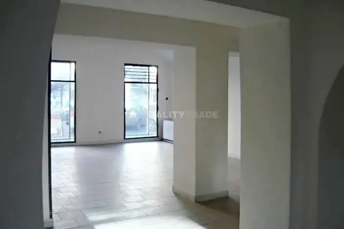 Pronájem obchodního prostoru, Strakonice, Palackého náměstí, 100 m2