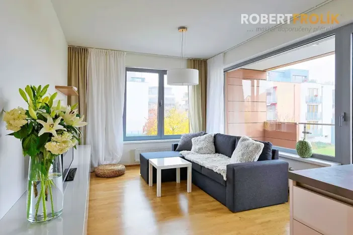 Pronájem bytu 2+kk, Praha - Liboc, Naardenská, 54 m2