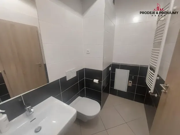 Prodej bytu 1+kk, Praha, Zakšínská, 30 m2