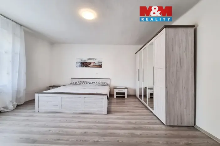 Pronájem bytu 2+kk, Karlovy Vary - Dvory, Chebská, 79 m2
