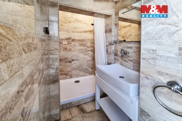 Pronájem bytu 2+kk, Karlovy Vary - Dvory, Chebská, 79 m2