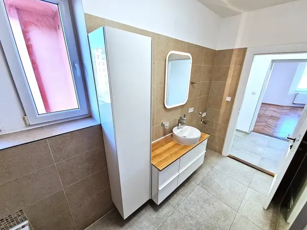 Prodej bytu 3+1, Brno, Tržní, 90 m2