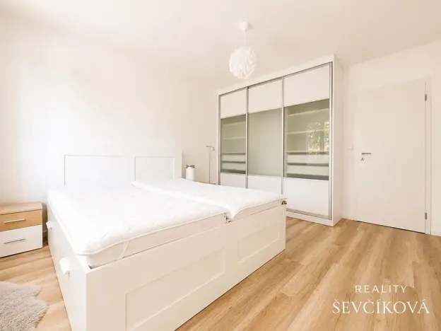 Pronájem bytu 3+kk, Hradec Králové, Severní, 58 m2