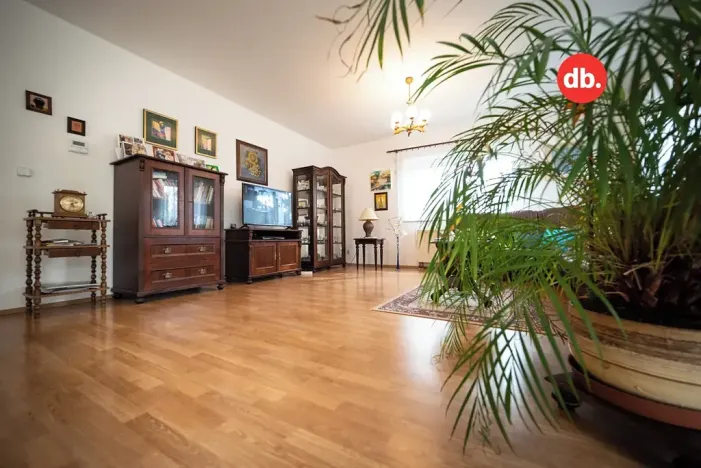 Prodej rodinného domu, Karlovy Vary, Vančurova, 260 m2