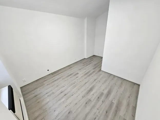 Pronájem bytu 1+1, Praha - Vinohrady, Mánesova, 28 m2