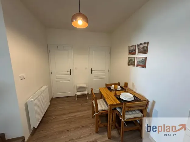 Pronájem bytu 1+1, Praha - Smíchov, Janáčkovo nábřeží, 43 m2