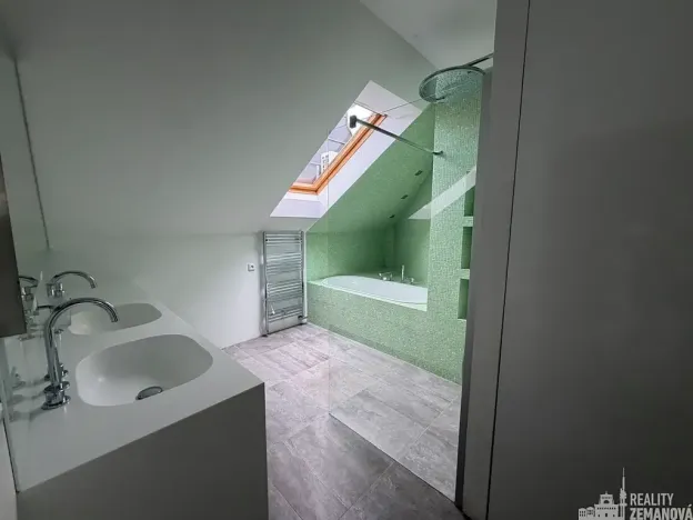 Pronájem bytu 3+1, Praha - Vršovice, Charkovská, 102 m2