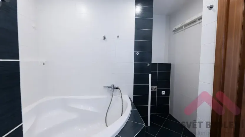 Pronájem bytu 3+kk, Praha - Záběhlice, Mattioliho, 82 m2