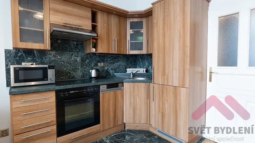 Pronájem bytu 2+kk, Praha - Karlín, Sokolovská, 48 m2