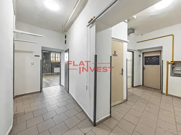 Pronájem obchodního prostoru, Praha - Vršovice, Vršovická, 233 m2