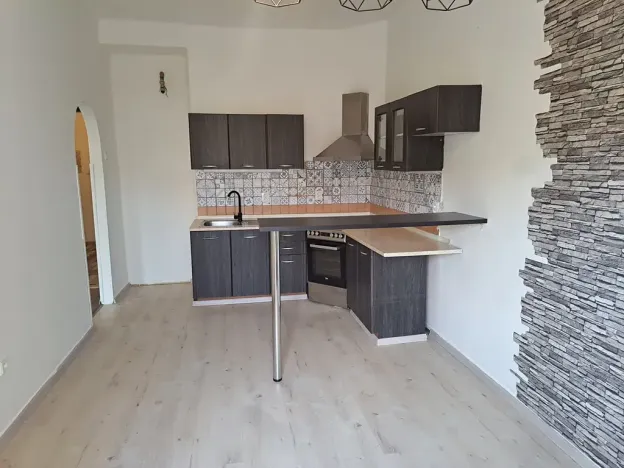 Pronájem bytu 2+1, Hradec Králové, U Koruny, 75 m2