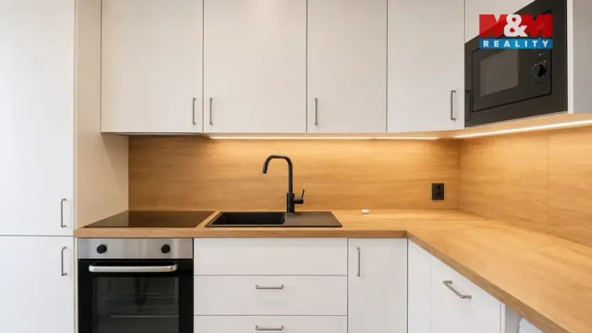 Pronájem bytu 2+kk, Praha - Hloubětín, Kardašovská, 39 m2