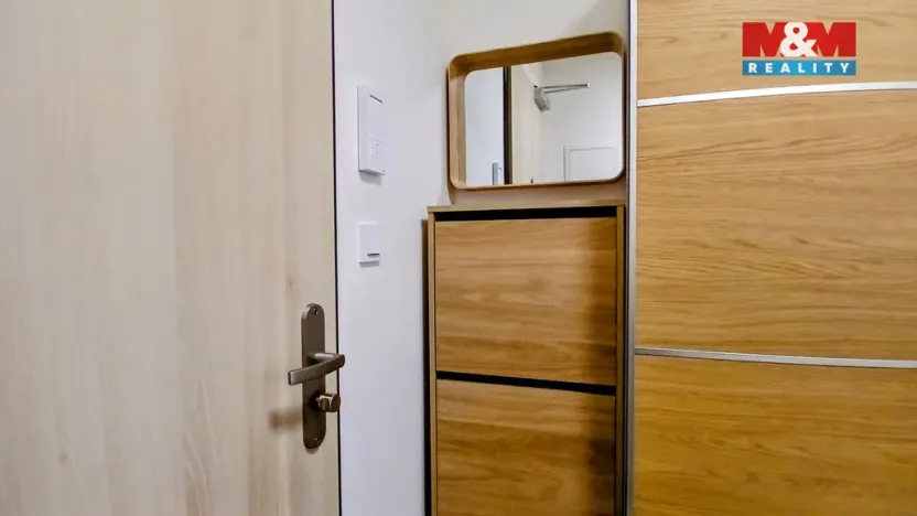 Pronájem bytu 2+kk, Praha - Hloubětín, Kardašovská, 39 m2