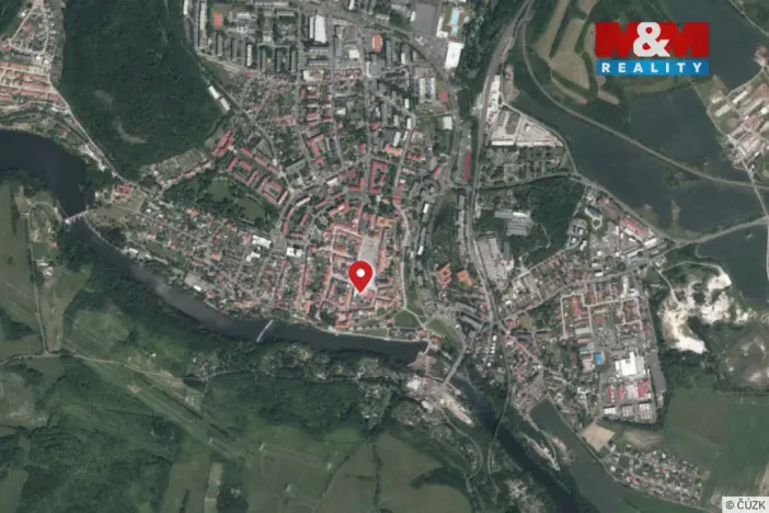 Pronájem atypického bytu, Kadaň, Mírové náměstí, 78 m2