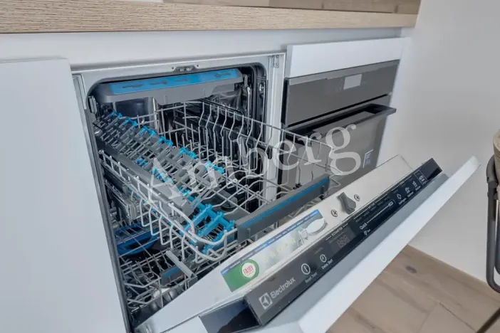 Pronájem bytu 1+kk, Praha - Karlín, Sokolovská, 28 m2