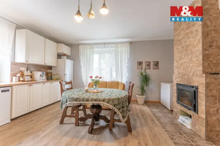 Prodej rodinného domu, Oskořínek, Novodvorská, 400 m2