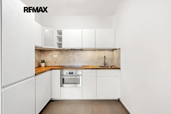 Pronájem bytu 2+kk, Praha - Jinonice, Kloudova, 50 m2