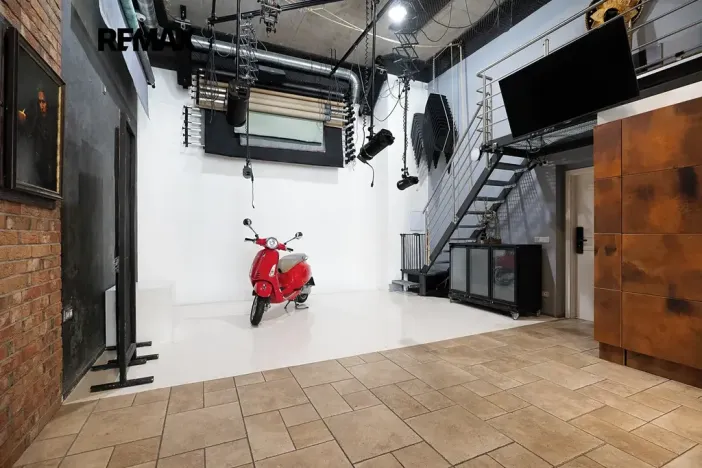 Prodej obchodního prostoru, Praha - Troja, Vřesová, 240 m2