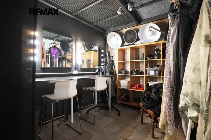 Prodej obchodního prostoru, Praha - Troja, Vřesová, 240 m2