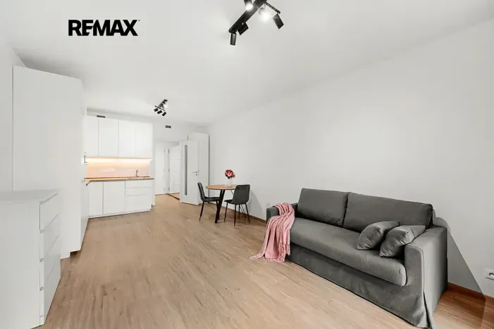 Pronájem bytu 1+kk, Praha - Hloubětín, Poděbradská, 37 m2