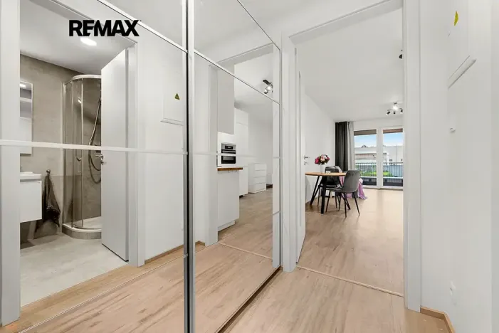 Pronájem bytu 1+kk, Praha - Hloubětín, Poděbradská, 37 m2