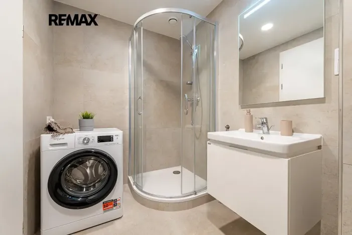 Pronájem bytu 1+kk, Praha - Hloubětín, Poděbradská, 37 m2