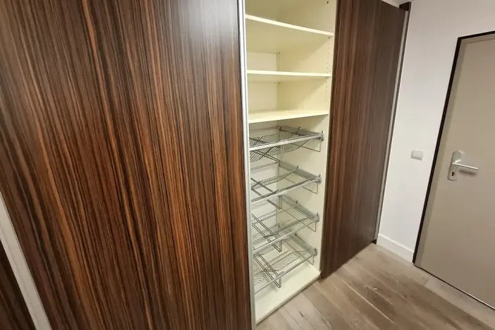 Pronájem bytu 2+kk, Praha - Hrdlořezy, Mezilehlá, 81 m2
