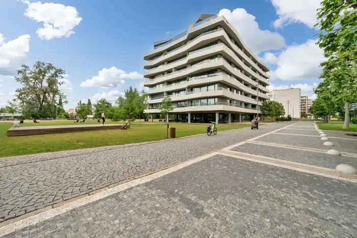 Pronájem bytu 2+kk, Praha - Karlín, Rohanské nábřeží, 52 m2