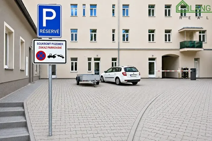 Pronájem garážového stání, Brno, Koliště, 15 m2