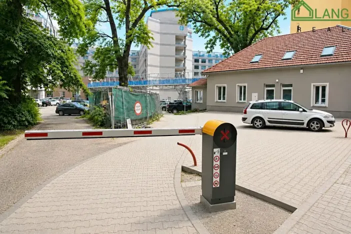 Pronájem garážového stání, Brno, Koliště, 15 m2