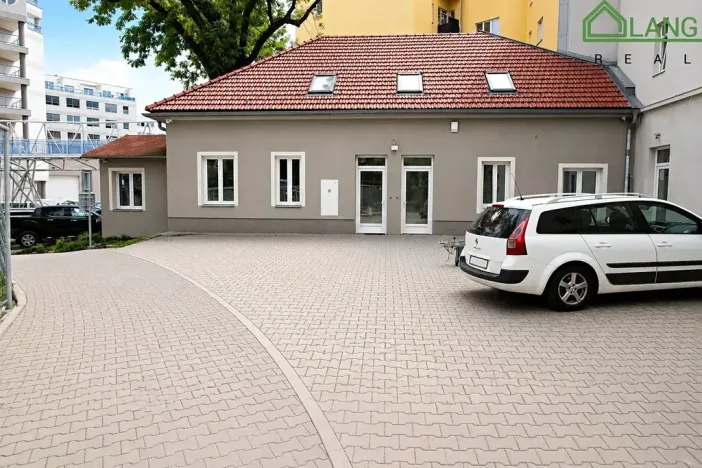 Pronájem garážového stání, Brno, Koliště, 15 m2