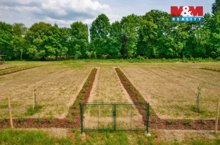 Prodej zahrady, Hradec Králové, 1000 m2