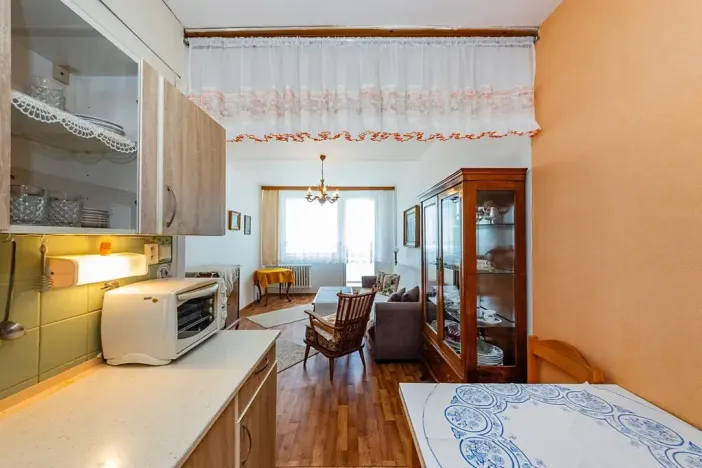 Prodej bytu 2+kk, Praha - Kobylisy, Třeboradická, 47 m2