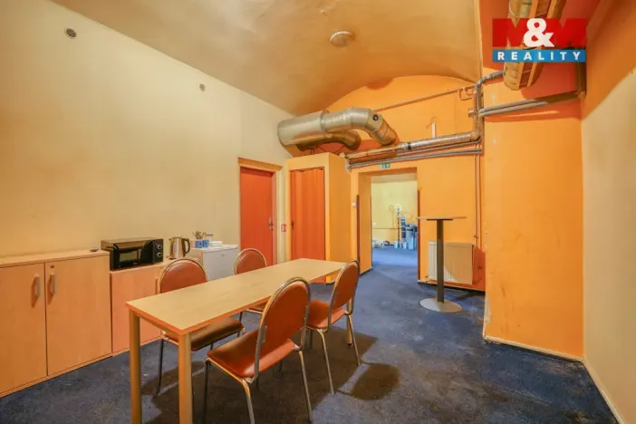 Pronájem obchodního prostoru, Plzeň - Jižní Předměstí, Americká, 145 m2