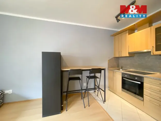 Pronájem bytu 1+kk, Praha - Košíře, Plzeňská, 31 m2