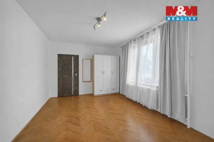 Pronájem bytu 2+1, Pardubice - Zelené Předměstí, Benešovo náměstí, 55 m2