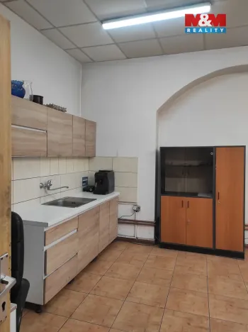 Pronájem obchodního prostoru, Opava, Vančurova, 500 m2