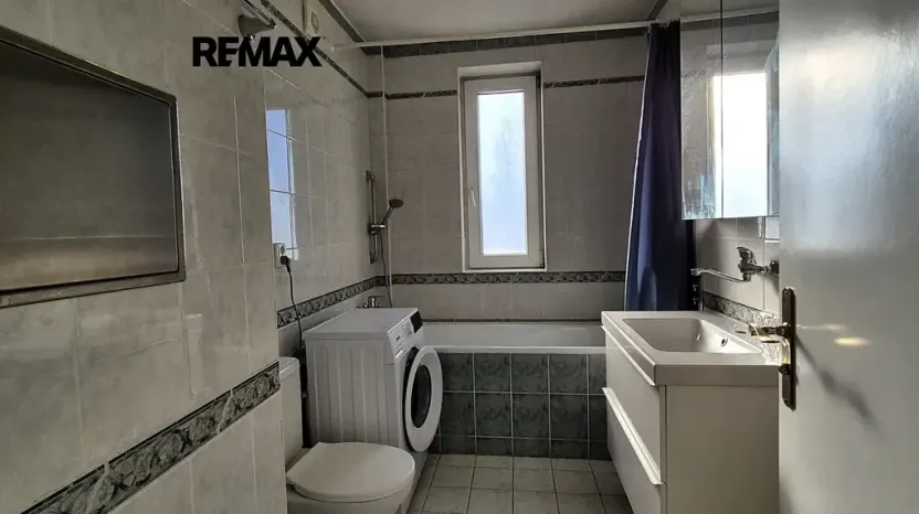 Pronájem bytu 2+kk, Praha - Žižkov, V kapslovně, 58 m2