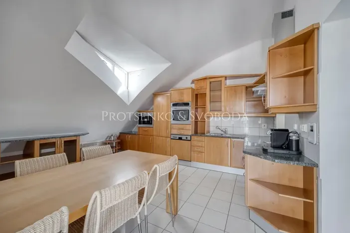 Prodej ordinace, Křižanov, Benešovo náměstí, 530 m2